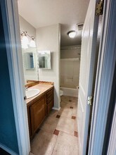 811 S Wyoming Ave in Roswell, NM - Foto de edificio - Building Photo