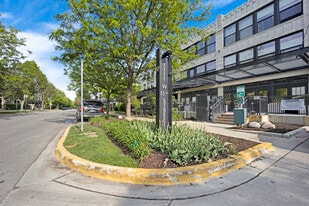 1111 W 15th St in Chicago, IL - Building Photo