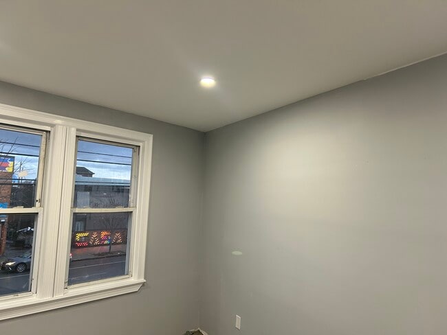 22023 Jamaica Ave, Unit 2nd floor