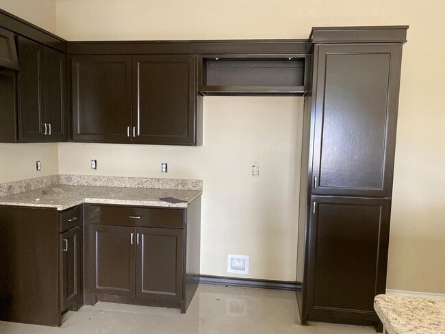 4321 Jan St, Unit 2 in Harlingen, TX - Foto de edificio - Building Photo
