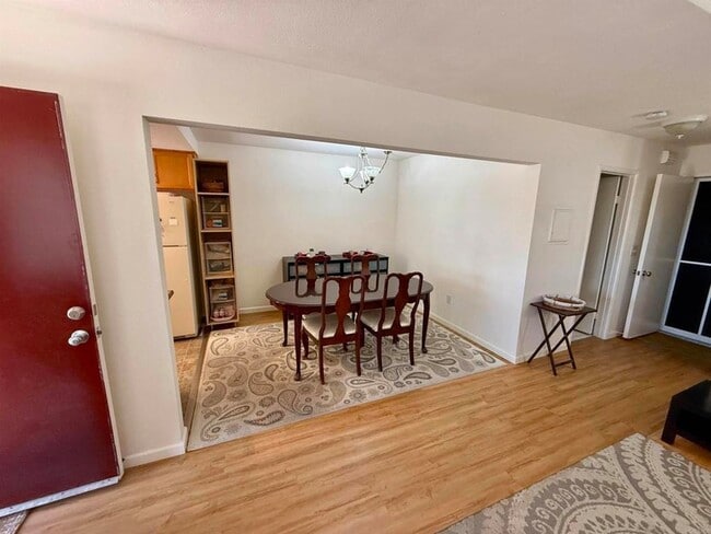 9575 Easter Way, Unit 5 in San Diego, CA - Building Photo - Building Photo