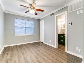 4525 Gilbert Ave in Dallas, TX - Building Photo - Building Photo