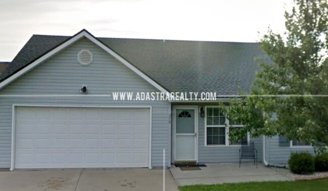 370 N Evergreen St in Gardner, KS - Building Photo - Building Photo