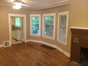 5619 16th Ave NE in Seattle, WA - Building Photo - Building Photo