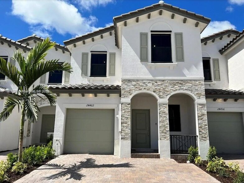 24462 SW 119th Pl in Princeton, FL - Building Photo