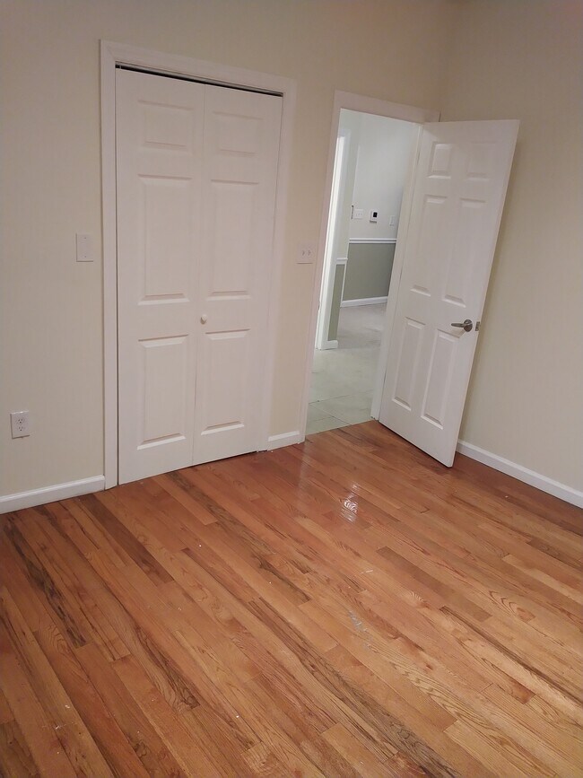 1031 Charles St Apartments and Nearby Linden Apartments For Rent