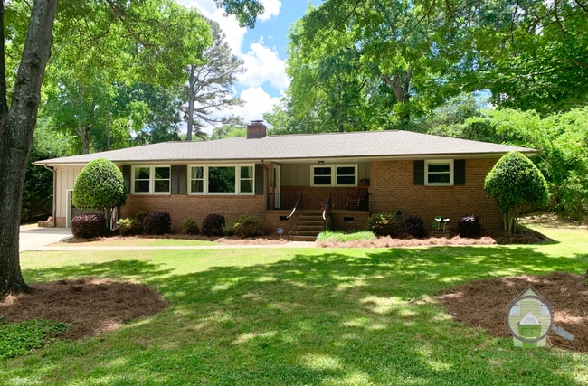 property at 128 W Circle Ave