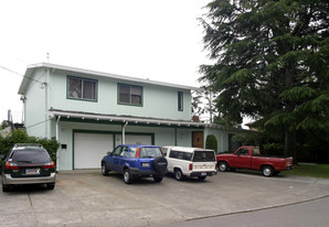 924-930 George St in Novato, CA - Building Photo