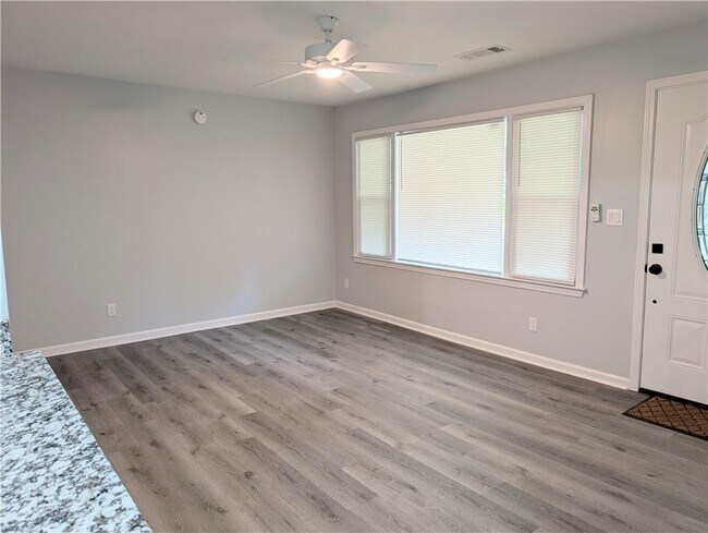257 E Simon Terrace NW in Atlanta, GA - Building Photo - Building Photo