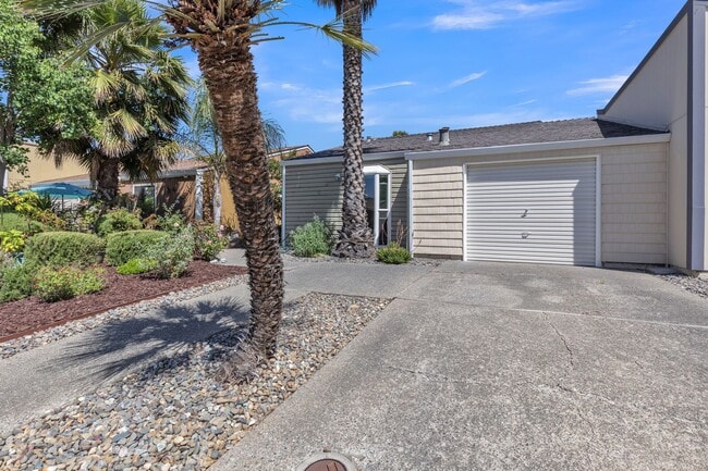 115 Guaymas Pl in Davis, CA - Building Photo - Building Photo