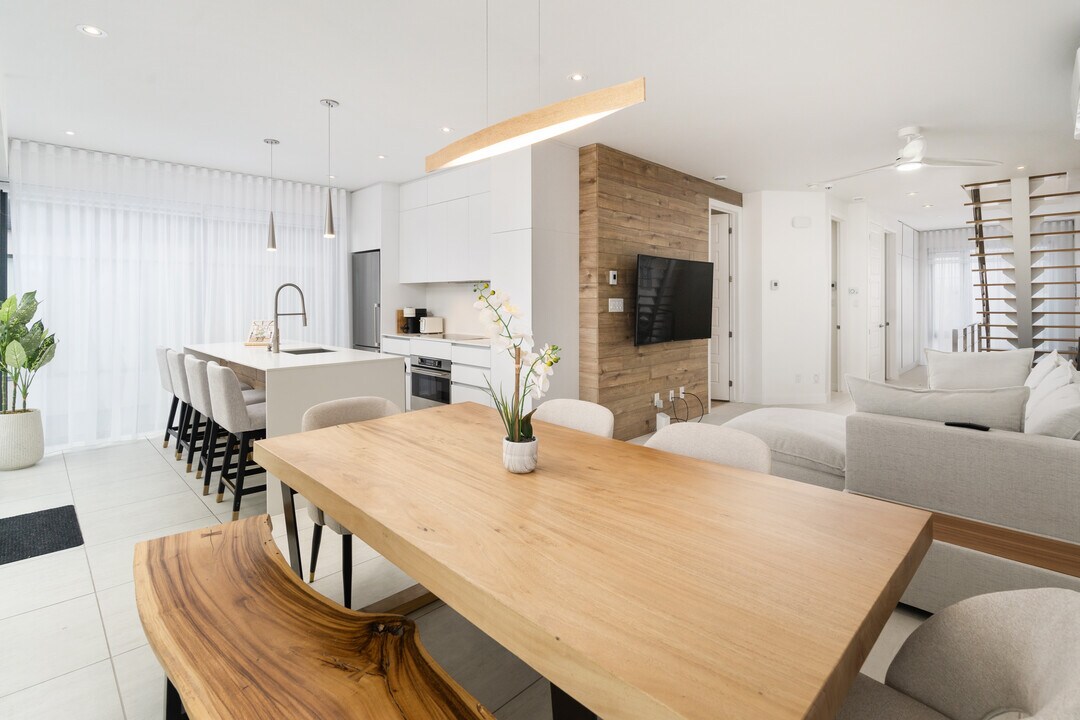 4796 Lévesque Boul E in Laval, QC - Building Photo