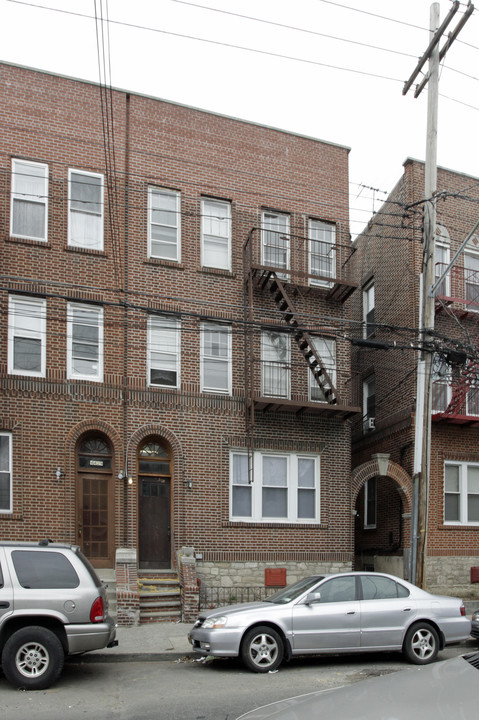 4431 Carpenter in Bronx, NY - Foto de edificio