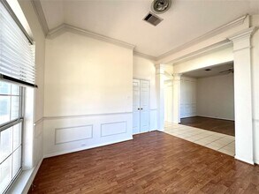 10305 Open Gate Dr in Austin, TX - Building Photo - Building Photo