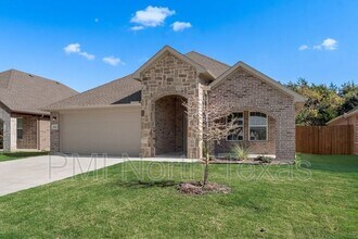 8201 Scott Ln in Greenville, TX - Building Photo - Building Photo