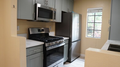 10343 Azuaga Street, Unit 66 in San Diego, CA - Building Photo - Building Photo