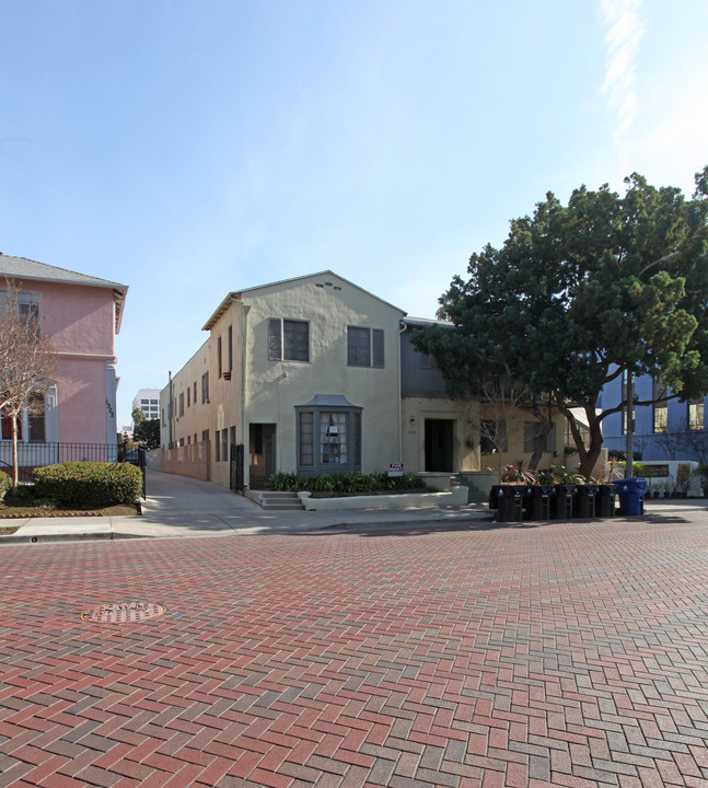 1318 N Berendo St in Los Angeles, CA - Building Photo