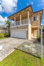 239 SE 31st Terrace in Homestead, FL - Building Photo - Building Photo