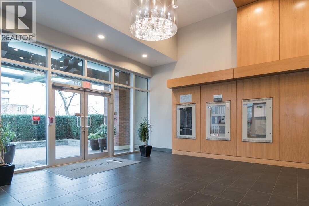 9868 Cameron St in Burnaby, BC - Building Photo