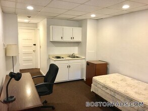 854 Beacon St, Unit D in Boston, MA - Foto de edificio - Building Photo