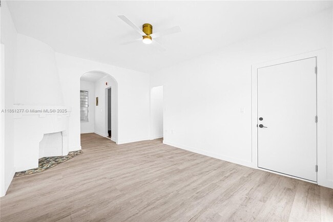 641 10th St in Miami Beach, FL - Building Photo - Building Photo
