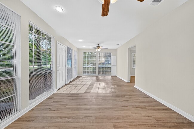 property at 16643 Lake Cir