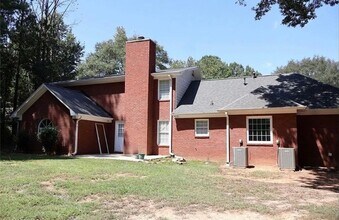 120 Gentle Doe Dr in Fayetteville, GA - Foto de edificio - Building Photo