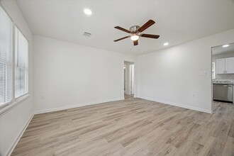 3105 Babin Dr in Texas City, TX - Building Photo - Building Photo