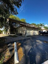 8601 NW 35th Ct in Coral Springs, FL - Building Photo