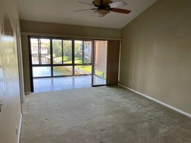 6021 SE Landing Way, Unit 7 in Stuart, FL - Building Photo