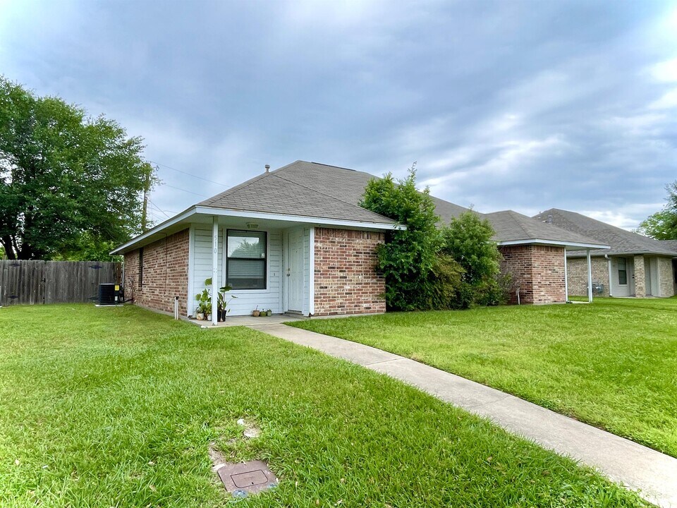 510 Corregidor Dr in College Station, TX - Building Photo