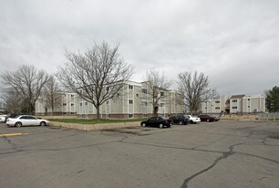 Island Grove Village Apartments in Greeley, CO - Building Photo