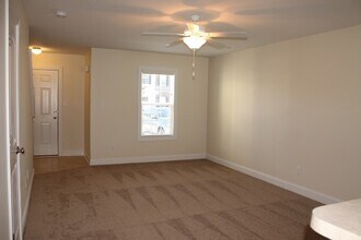 109 W Murrow Ln in Jacksonville, NC - Building Photo - Building Photo