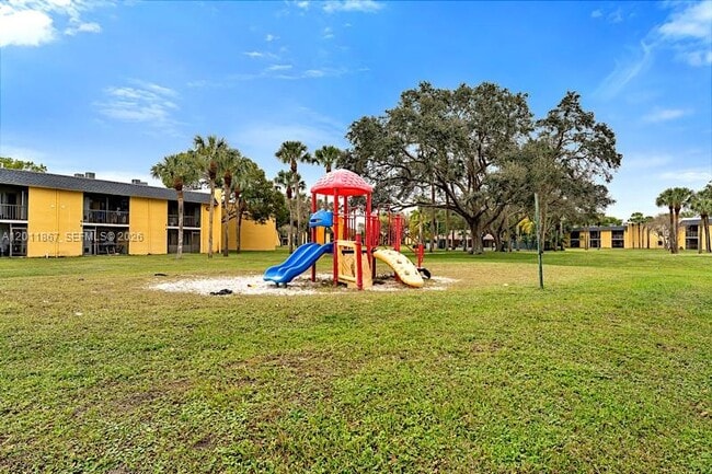 property at 1408 Meadows Cir W