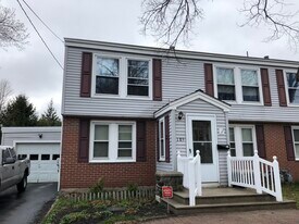 185 Columbia Ave in Brunswick, ME - Building Photo