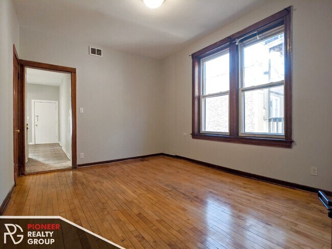 1422 N Maplewood Ave, Unit 1424-3R