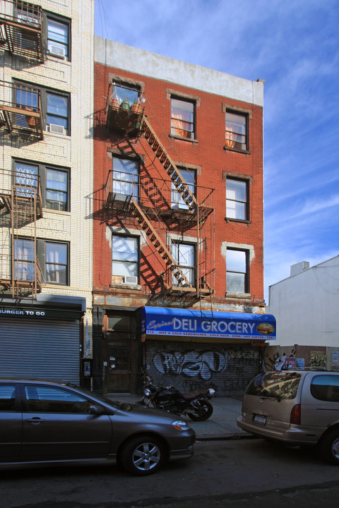 312 Bedford Ave in Brooklyn, NY - Building Photo