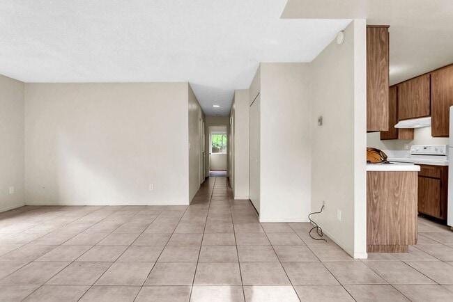 7841 Camino Tranquilo in San Diego, CA - Building Photo - Building Photo