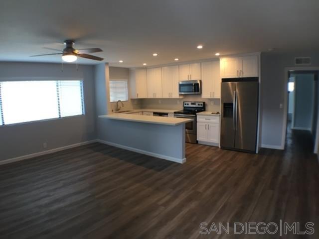 717 5th St in Coronado, CA - Foto de edificio - Building Photo