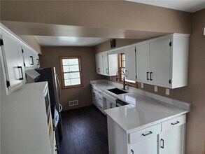 1466 Charlton St in St. Paul, MN - Building Photo - Building Photo