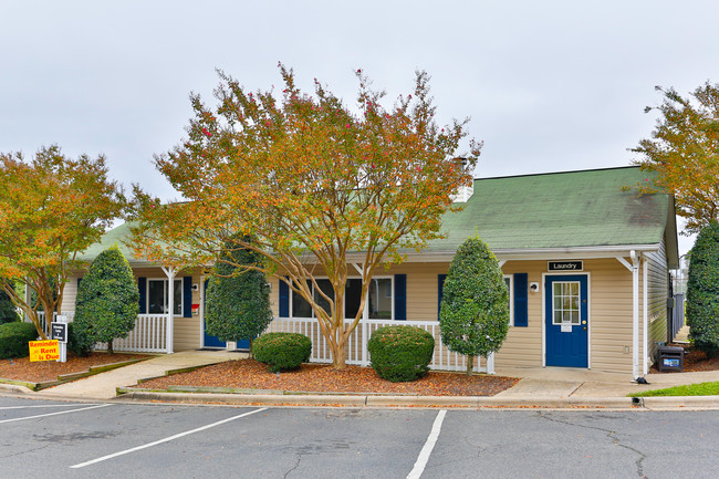 Huntington Apartments in Concord, NC - Building Photo - Building Photo