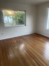1000 Biarritz Dr in Miami Beach, FL - Building Photo - Building Photo