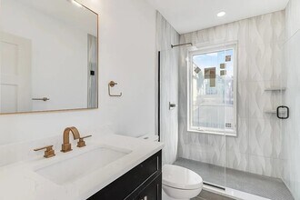 97 Condor St, Unit 3R in Boston, MA - Building Photo - Building Photo