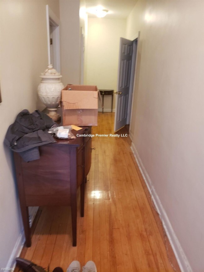 281 Harvard St-Unit -# 281 in Cambridge, MA - Building Photo - Building Photo