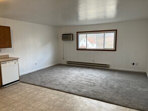309 W Main St, Unit 4 in New Alexandria, PA - Building Photo - Building Photo
