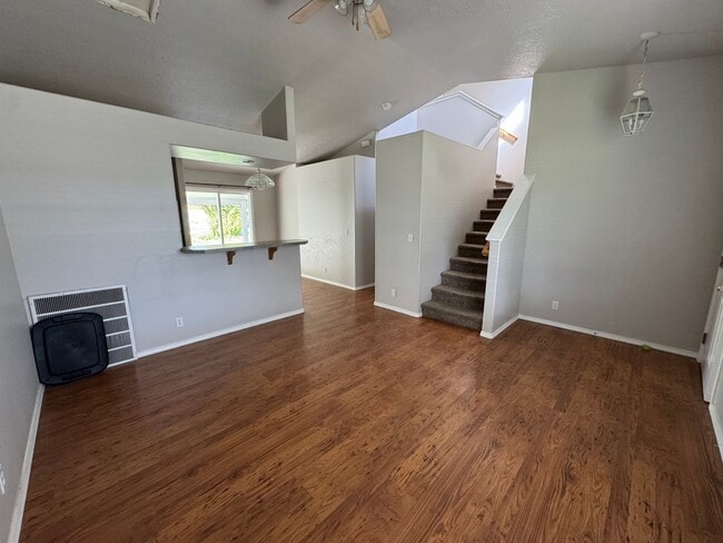 property at 1569 N Deerhorn Ave