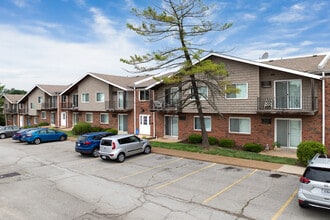 Marlborough Trails Apartments in Affton, MO - Building Photo - Building Photo