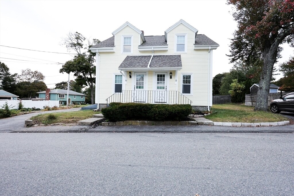 32 Sheppard Ave in Braintree, MA - Building Photo
