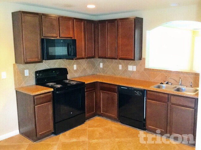 5118 Badland Beacon in Converse, TX - Building Photo - Building Photo