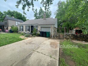 1126 NW 55th St in Oklahoma City, OK - Building Photo - Building Photo