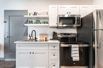 520 Martin Luther King Jr Blvd, Unit SI ID1356303P in Macon, GA - Building Photo - Building Photo